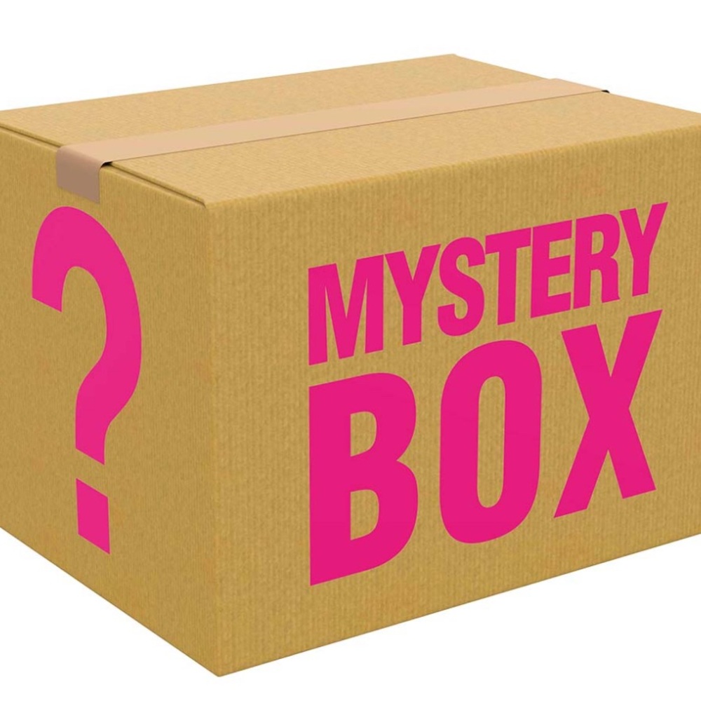Mystery Box. Only men's clothing ( 6 pieces)